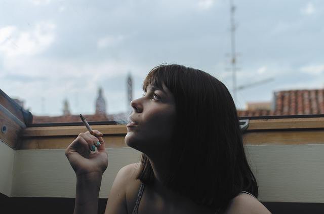 cigarette-1850261
